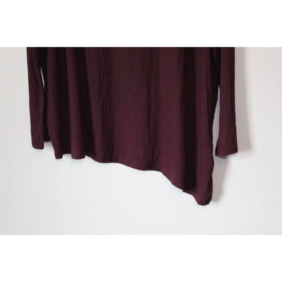 ✨2/$20 Athleta Cloudlight Asymmetrical Top Women's Small Auberge Maroon H13878 - Picture 4 of 9